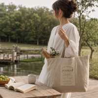 Sac fourre-tout léger en toile de jute avec poignée en corde, broderie ton sur ton, fond profond à soufflet, longue sangle, réutilisable
