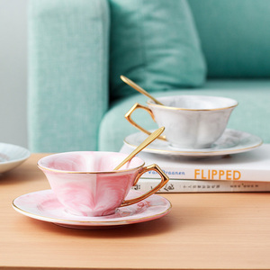 Set regalo stile europeo semplice tazza da caffè rosa 4 once <span class=keywords><strong>a</strong></span> <span class=keywords><strong>forma</strong></span> <span class=keywords><strong>di</strong></span> <span class=keywords><strong>cuore</strong></span> tazze da caffè Espresso con piattino - Product Image 5