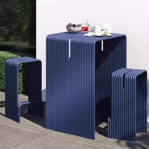 Conjunto de mesa y sillas de jardín de aleación de aluminio, diseño contemporáneo, muebles de exterior resistentes a la intemperie para uso en villas, patios y hoteles. - Product Image 1