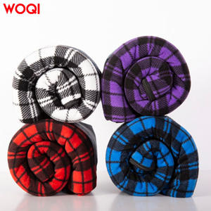 Sac de couchage rectangulaire Woqi en polaire rouge pour adulte, style enveloppe avec fermeture éclair, résistant à la saleté, en polyester, 3 kg - Product Image 5