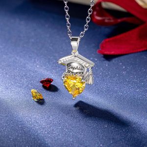 Regali di laurea 2025 MECYLIFE collana 2025 stagione vendita calda Mortarboard Custom collana incisa su misura <span class=keywords><strong>nome</strong></span> amore compleanno pietra - Product Image 4