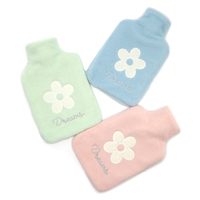 British Standard 2000ml Sac de bouteille d'eau chaude en caoutchouc Bouteilles d'eau chaude en caoutchouc avec couvercle à fleurs
