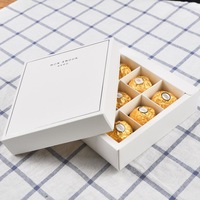 Shenzhen Packing Petite boîte à bonbons au chocolat et à la truffe Emballage en carton blanc Boîte cadeau pour biscuits au chocolat avec plateau divisé