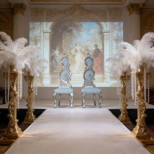 Sedia da Pranzo Moderna di Lusso con Schienale Alto Intagliato in Argento, Seduta in Pelle Bianca per Sposi, Hotel, Banchetti/Eventi - Product Image 2