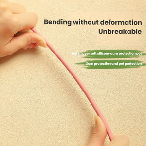 Cucchiaio in Silicone Colorato Antiaderente Monopezzo, Resistente al Calore, Utensile da Cucina per Mescolare Alimenti, Cucchiaio da Tavola, Piccolo Cucchiaio in Silicone - Product Image 3