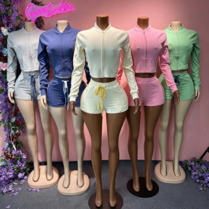 Setelan Olahraga Wanita Terbaru Bahan Beludru 2 Potong, Jaket Crop Resleting dan Celana Pendek Bergaris dengan Tali Serut, Pakaian Santai - Product Image 1