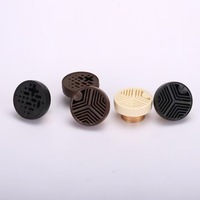 Vente en gros de flacons diffuseurs de parfum pour voiture en verre de 120 ml avec couvercle, diffuseur d'air de luxe pour voiture, conteneur de parfum, logo personnalisé acceptable