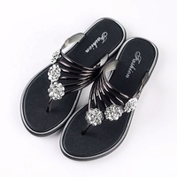Diamant pantoufles femmes été tongs wea strass mode plat doux antidérapant pantoufle pour les femmes