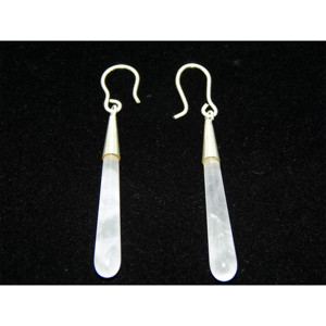 . Orecchini pendenti a goccia in argento 925 e quarzo rosa - Product Image 1