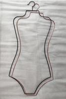 Meilleur prix, faible MOQ, vente en gros : Cintre métallique noir pour maillots de bain et bikinis, cintre en aluminium personnalisé