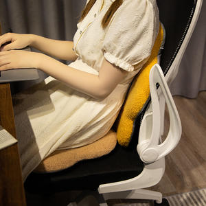 Cuscino per Seduta Invernale Super Morbido in Peluche Fatto a Mano con Fiori Sorridenti e Imbottitura in Memory Foam Design Personalizzato per Uso in Ufficio Unisex - Product Image 5