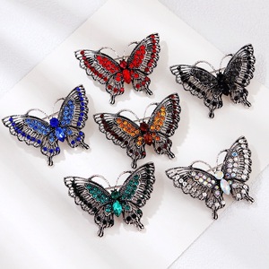Broche de Borboleta de Cristal da Moda, Mais Vendido, com Design Retrô e Diamantes Incrustados em Liga, Alfinete de Lapela para Terno e Roupas - Product Image 1