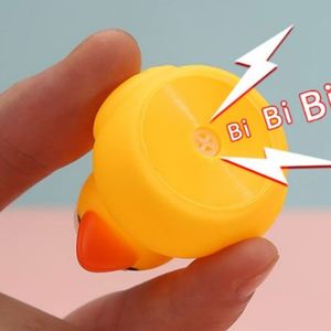 Juguete de baño de pato de goma con sonido USSE para Navidad, con opción de logotipo personalizado, para niños y niñas de 0 a 24 meses, regalo para baby showers - Product Image 4