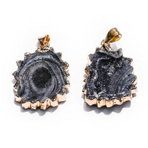 <span class=keywords><strong>Collier</strong></span> de fleurs de soleil irrégulières avec thème d'amour de galaxie bijoux artisanaux décoratifs pour cadeau pendentif en agate de cristal naturel - Product Image 4