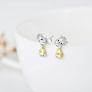 Cute Giraffe Stud Earrings Minimal Animal Design Fresh Style Women Fashion Jewelry Daily Wear Gift - Product Image 5