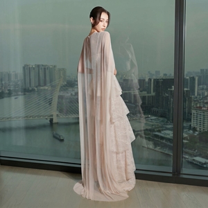 <span class=keywords><strong>Robe</strong></span> de soirée élégante en <span class=keywords><strong>dentelle</strong></span> ivoire à volants avec cape transparente pour femme, <span class=keywords><strong>robe</strong></span> de bal de forme A, romantique - Product Image 3