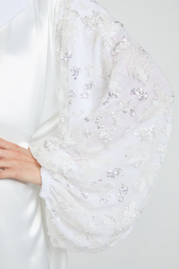 Abaya blanche élégante pour femmes, brodée de sequins LEDUO OEM, robe musulmane luxueuse en satin blanc ornée, abaya ouverte. - Product Image 2