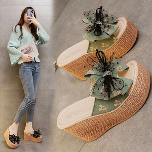 Nouvelles pantoufles compensées pour femmes, version coréenne, avec nœud papillon et fleur, talons hauts rehaussants, chaussures élégantes pour femmes - Product Image 2