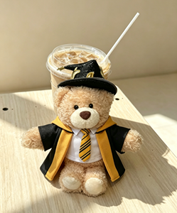 Oso <span class=keywords><strong>de</strong></span> peluche súper suave estilo <span class=keywords><strong>Hogwarts</strong></span>, adorno para abrazar tazas con diseño <span class=keywords><strong>de</strong></span> taza <span class=keywords><strong>de</strong></span> café, con túnica <span class=keywords><strong>de</strong></span> mago y corbata a rayas, juguete temático - Product Image 3
