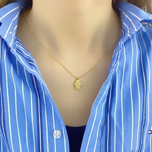China Fabricación directa al por mayor de color dorado de acero inoxidable pulido delicado collar de joyería de mujer - Product Image 5