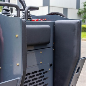 Mini-chargeuse compacte de 1000 lb avec godet pour travaux de terrassement - Product Image 1
