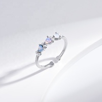 Vente en gros : Bague réglable ouverte en argent 925 plaqué rhodium avec opale et pierre naturelle, motif cœur et nœud mignon, pour filles, idéale comme cadeau, à prix abordable.