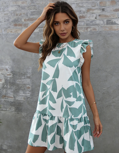 Vestido Corto de Verano con Estampado Abstracto de Hojas Verdes y Blancas, Estilo Playero, con Bordes con Volantes - Product Image 2