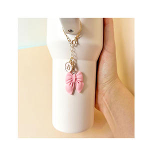 Nom personnalisé initiale lettre poignée breloque décor <span class=keywords><strong>gobelet</strong></span> porte-clés lettre chaîne suspendus pendentif accessoires pour <span class=keywords><strong>gobelet</strong></span> tasse - Product Image 1