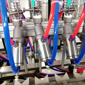 Machine de remplissage de jus de pêche et de <span class=keywords><strong>vin</strong></span> <span class=keywords><strong>Chablis</strong></span> pour petites entreprises, spécifications personnalisées, performance de remplissage stable, fabricant avec 20 ans d'expérience - Product Image 3