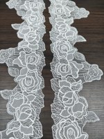Robe de mariée blanche en maille nid d'abeille brodée de fleurs à quatre pétales avec bordure en dentelle à franges tricotées pour filles DIY