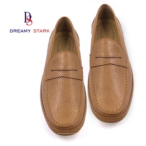 Nouvelles Chaussures Habillées Légères pour Hommes en Cuir Véritable Tressé et Gaufré, Façon Mocassins, Logo Personnalisé, Design Original, Idéales pour le Bureau, Collection Automne - Product Image 2