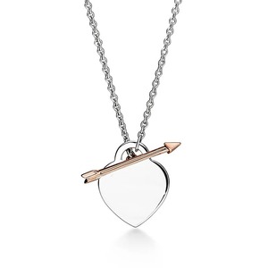 Ensemble de bijoux de mode haut de gamme pour femmes collier de style Tifer avec pendentif coeur et breloques de chaîne en bambou, style chaud en gros - Product Image 5
