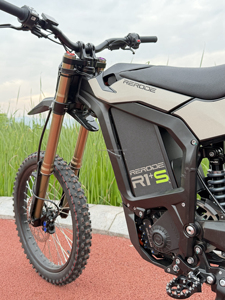 Nuovissima Bici Elettrica da Montagna Rerode R1+s 2026+ 550 <span class=keywords><strong>N</strong></span>.<span class=keywords><strong>m</strong></span>, Bici Elettrica 72V 55Ah, <span class=keywords><strong>E</strong></span>-Dirt Bike Elettrica 25k, Emoto Rerode R1 Plus s 3c - Product Image 2