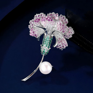 Broche en forme de clou de girofle rose avec zircon cubique et perle d'imitation pour femme, accessoires de mariage, de fiançailles et de fête, bijoux en alliage plaqué or - Product Image 6