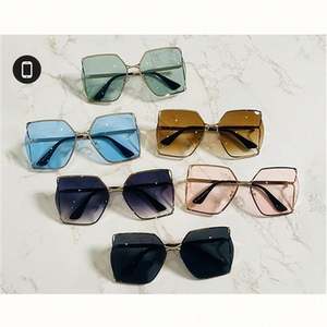 Gafas de Sol Personalizadas de Moda 2021, Gafas de Sol Cuadradas Extra Grandes con Marco Metálico Hueco para Mujer, Gafas de Sol con Degradado - Product Image 6