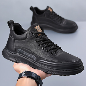 รองเท้าลำลองผู้ชายสีดำทรงกลมส้นเตี้ยพื้นรองเท้าหนานุ่มรองเท้าแฟชั่นทรงหนาสำหรับผู้ใหญ่ขนาด 7888 - Product Image 3