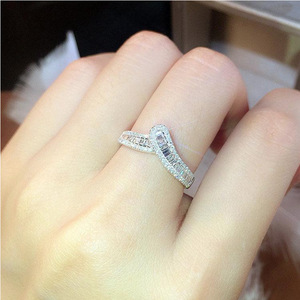 Anello con Design a Fila Irregolare, Stile Creativo per Donne - Product Image 6