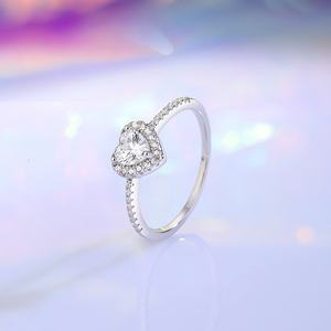 Ювелирные изделия Ada: Готовые к отправке, низкий MOQ (от 1 шт.), обручальное кольцо из стерлингового серебра S925 с цирконом в форме сердца на трех крапанах для вечеринок - Product Image 5