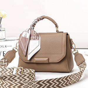 กระเป๋าถือแฟชั่นผู้หญิงมาใหม่ กระเป๋าทรงถัง ดีไซน์หรูหรา กระเป๋าสะพายไหล่และกระเป๋าถือสำหรับผู้หญิง - Product Image 4