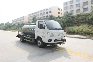 Camion de pulvérisation <span class=keywords><strong>vert</strong></span> certifié ISO 50m Pulvérisation 2500L Camion d'arrosage de réservoir - Product Image 3