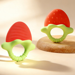 Mordedor para bebé con forma de fresa, juguete de silicona para la dentición, para 0 a 24 meses - Product Image 1