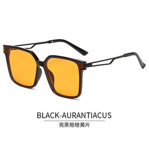 แว่นกันแดดทรงใหญ่ทันสมัยสำหรับผู้หญิง กรอบสีดำ เลนส์ PC ป้องกันรังสียูวี 400 ดีไซน์ทรงสี่เหลี่ยม รุ่นที่ 3 - Product Image 2