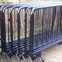 Barrière de circulation piétonne galvanisée, clôture temporaire de contrôle des foules pour la gestion des foules sur route, barrière de contrôle des foules en bois traité thermiquement, modélisation 3D