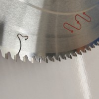 Lame de scie circulaire TCT industrielle OEM 300*3.2*2.2*Z96 pour le découpage de panneaux en MDF, aggloméré et contreplaqué