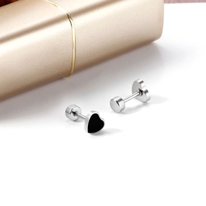 Pendientes de Acero Inoxidable con Forma de Corazón en Oro/Plata para Mujer - Product Image 6