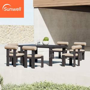 Ensemble de <span class=keywords><strong>table</strong></span> et chaises de salle à manger d'extérieur en aluminium de luxe en promotion - Imperméable et durable pour hôtels, villas, jardins et restaurants - Product Image 1