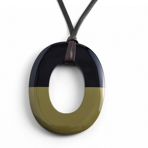 Collares con Colgante de Moda, Collar con Colgante de Cuerno de Búfalo Hecho a Mano Estilo Bohemio, Joyería Única y Elegante de Vietnam - Product Image 2