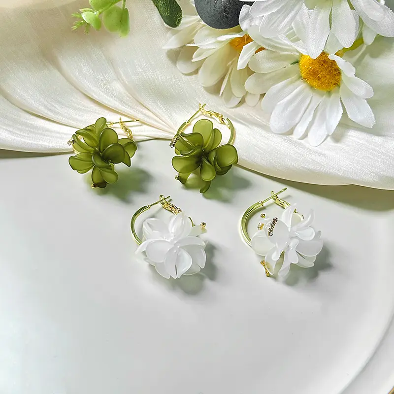 Exagéré Boho Grand Long Fleur Pétale Hoop Boucles D'oreilles Blanc Acrylique Cristal Fleur Pétale Paillettes Boucles D'oreilles Cadeau pour Elle