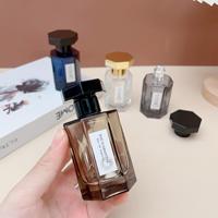 Grosir botol parfum persegi mewah penjualan pabrik wadah kaca dengan tutup pengunci kerut