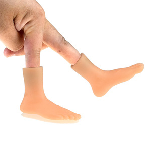 Mini plástico manos y pies humanos niños historia diversión dedo marioneta juguete gato masajeador dedo Juguetes - Product Image 3